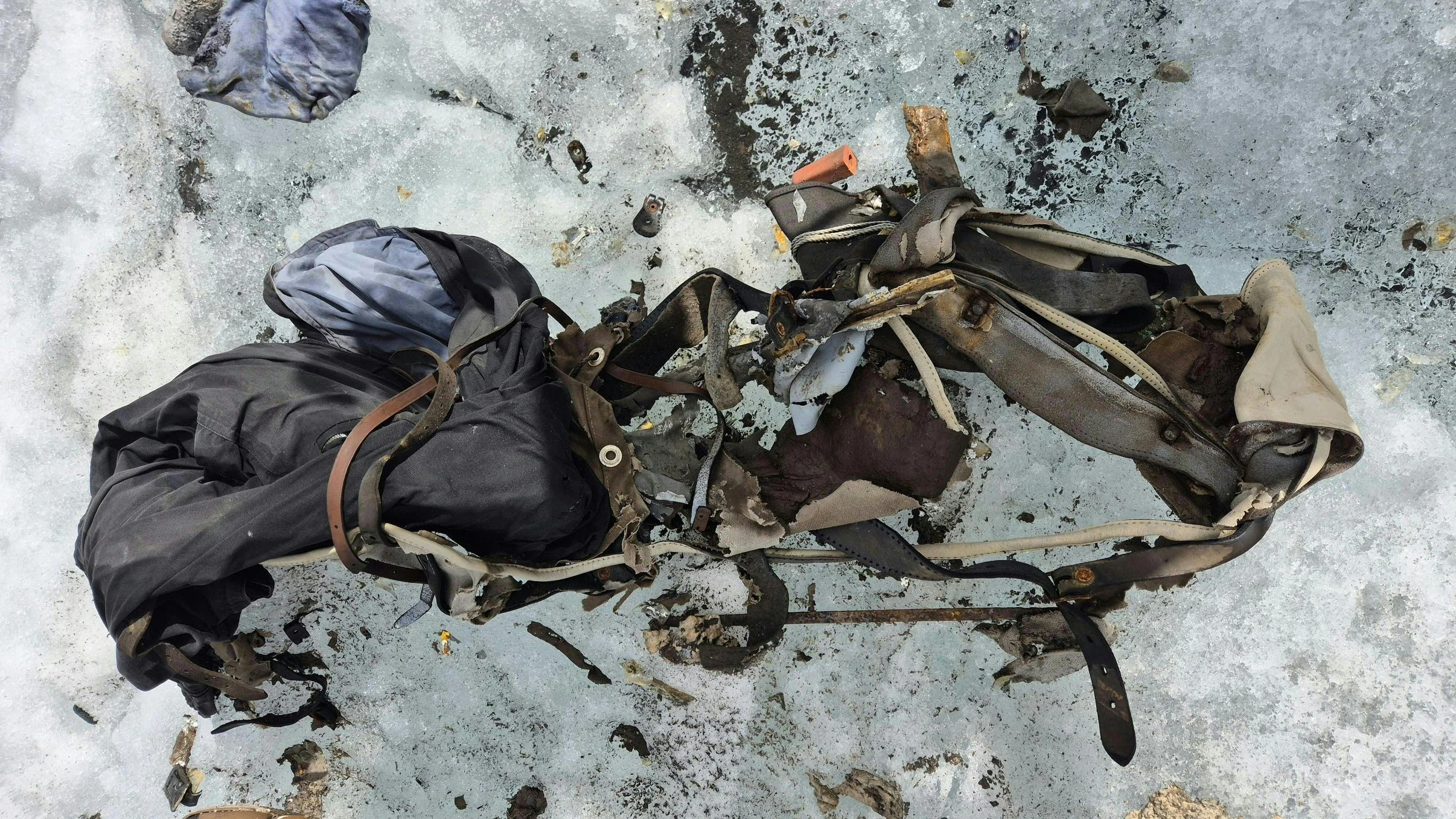 Deutscher Bergsteiger erhält nach 63 Jahren seinen Rucksack aus österreichischem Gletscher zurück